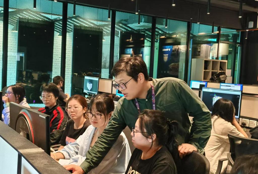 拉曼理工大学Ng Teck Wei(协理院长)现场指导项目孵化.png